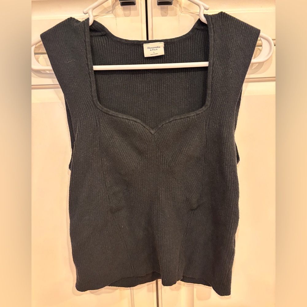 Abercrombie and Fitch Navy sweater excellent condition size Large